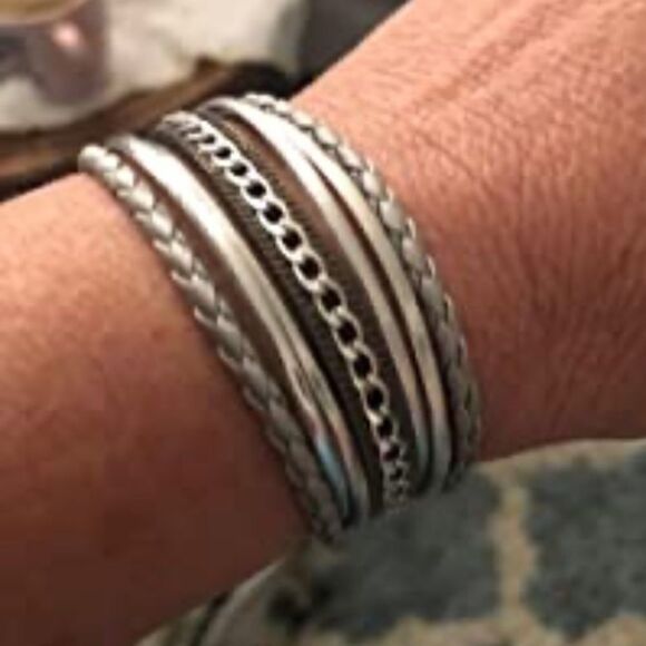 Grey Braided Leather Chain Buckle Bracelet - Picture 2 of 6